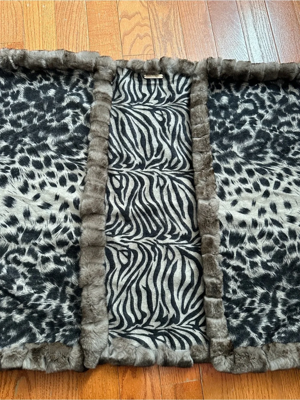 La Fiorentina Real Rex Rabbit Fur Trim Animal Print Wrap Shawl Scarf 26